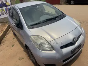 Toyota Vitz 1.3 AWD 5dr 2010 Silver