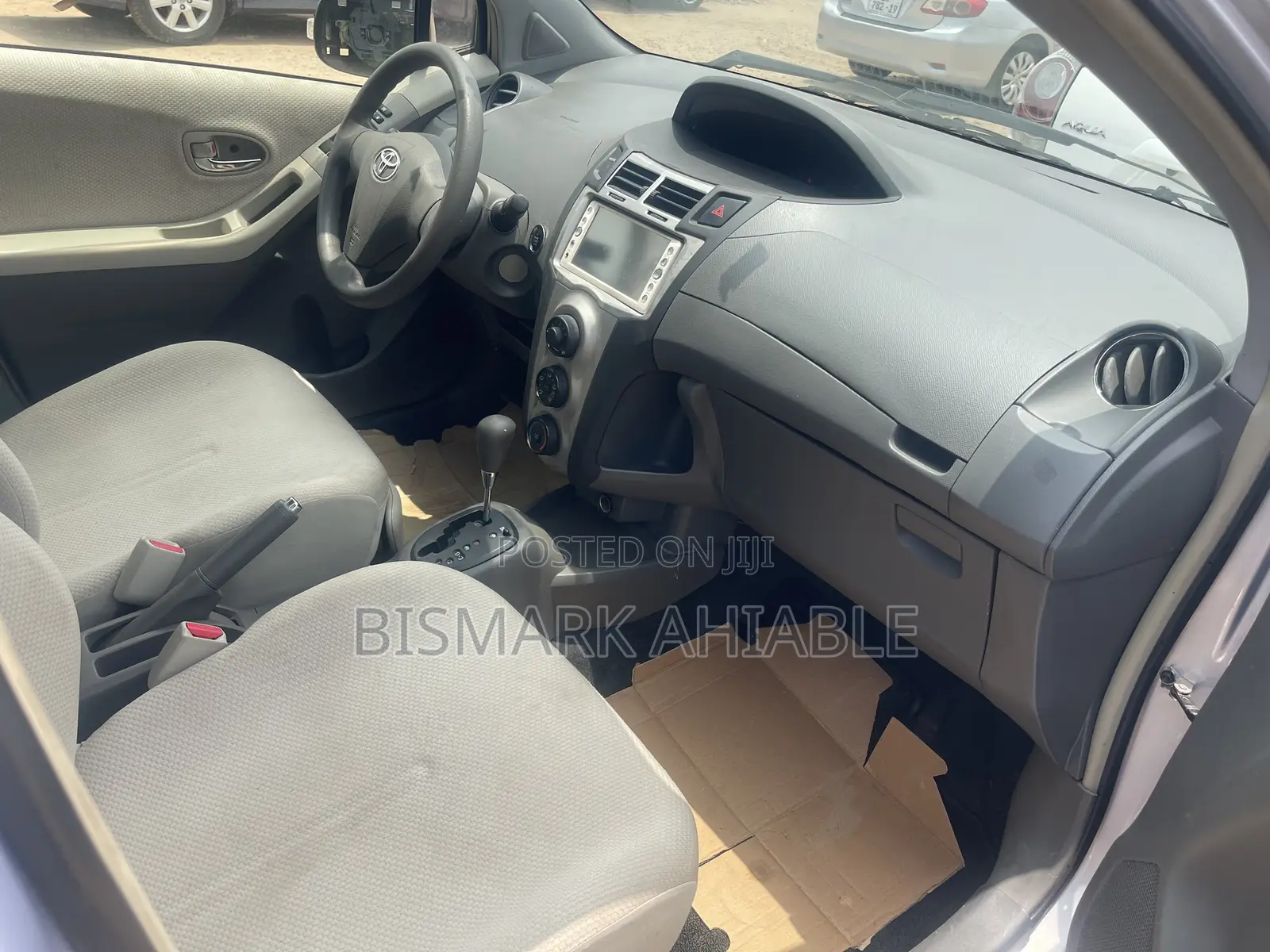 Toyota Vitz 1.3 AWD 5dr 2010 Silver