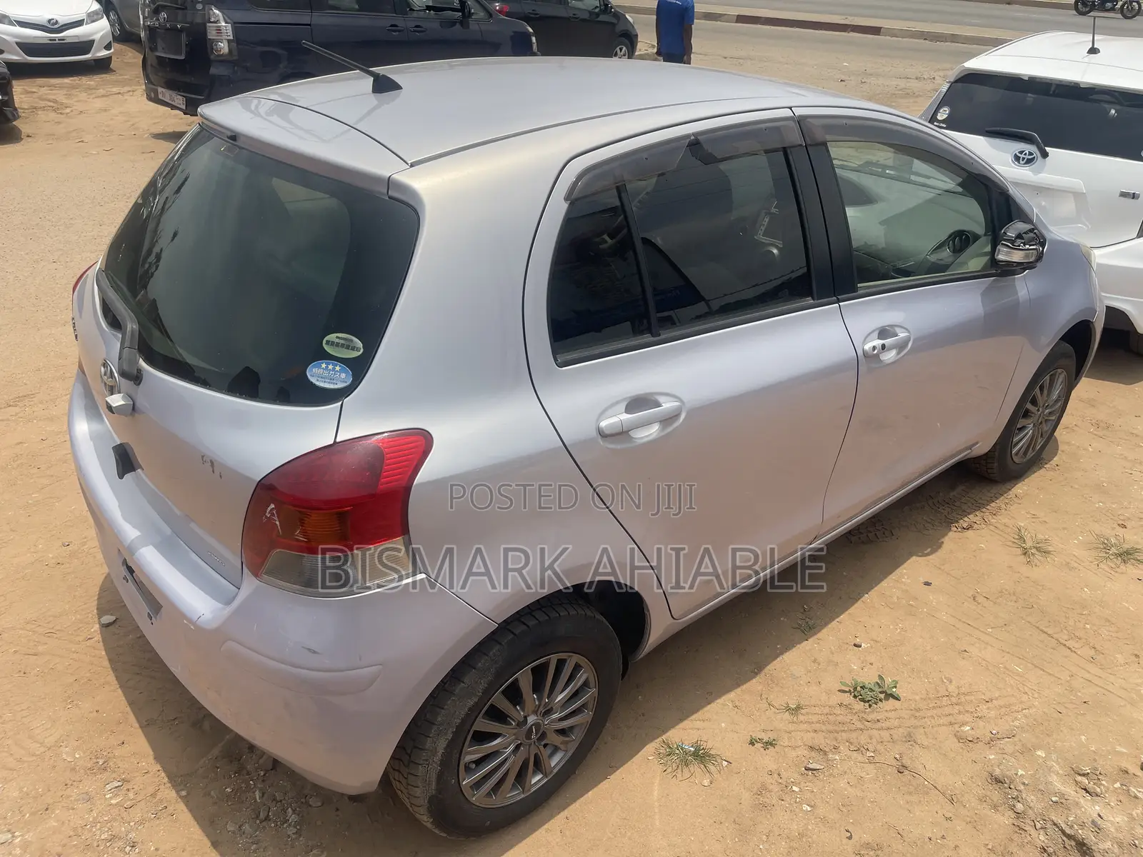Toyota Vitz 1.3 AWD 5dr 2010 Silver