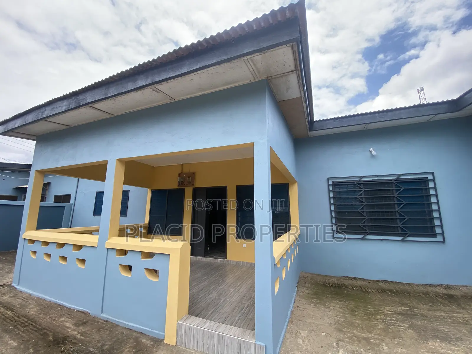 3bdrm House in Ofankor Barrier for rent