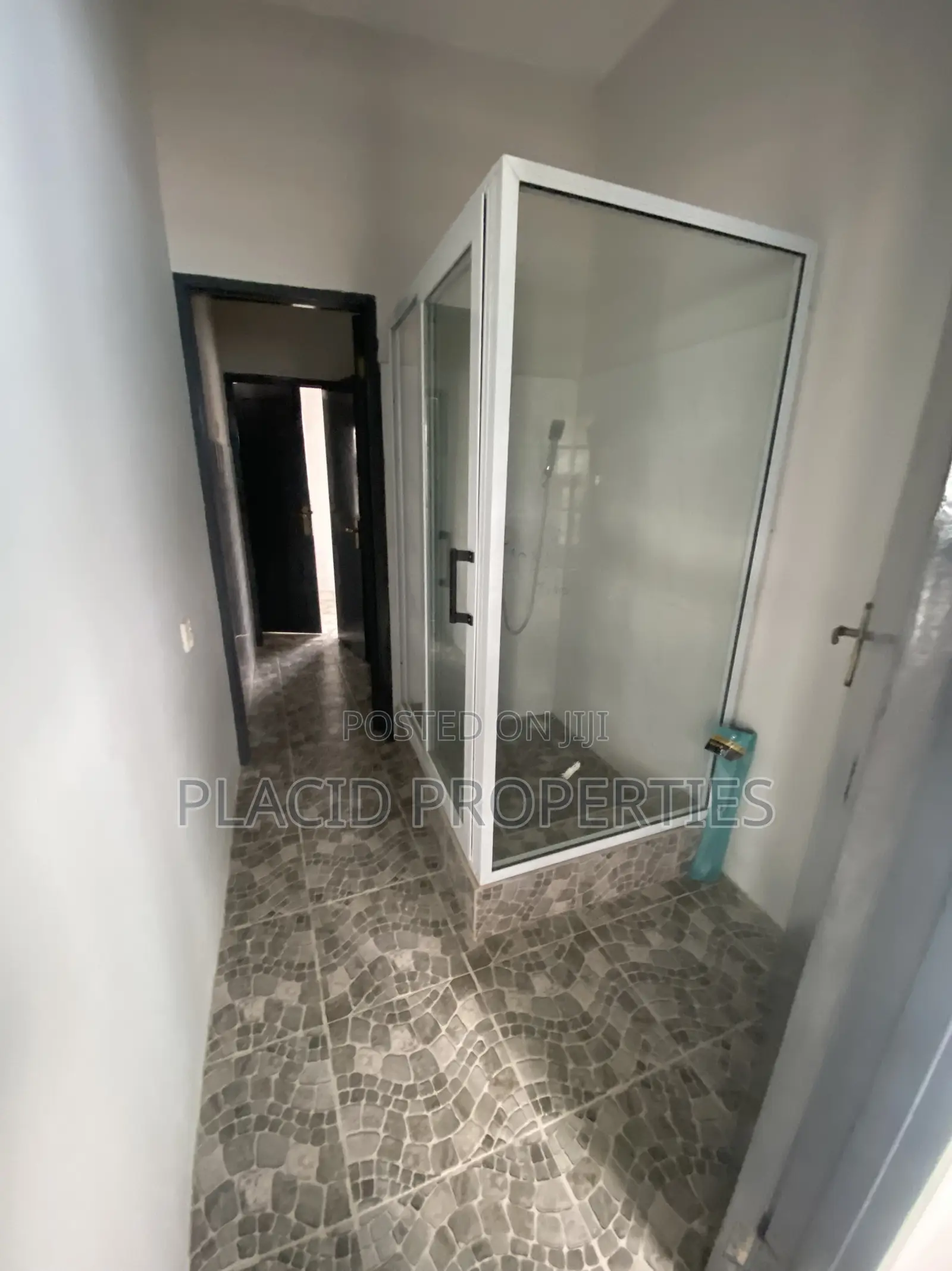 3bdrm House in Ofankor Barrier for rent