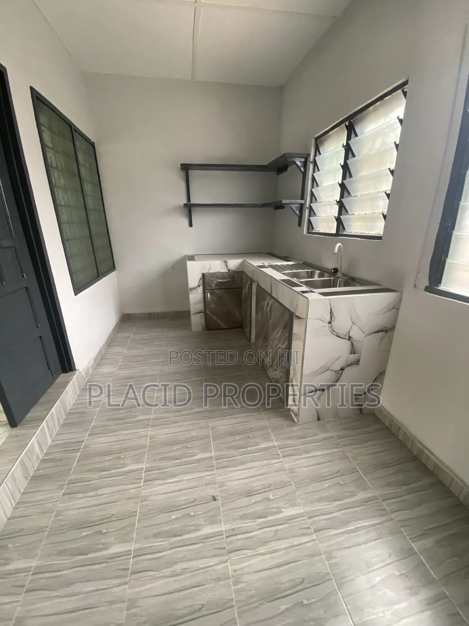 3bdrm House in Ofankor Barrier for rent