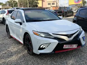 Toyota Camry XSE (2.5L 4cyl 8A) 2019 White