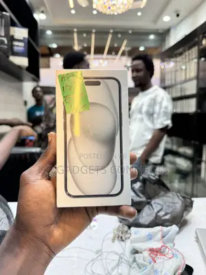 New Apple iPhone 15 128 GB Black