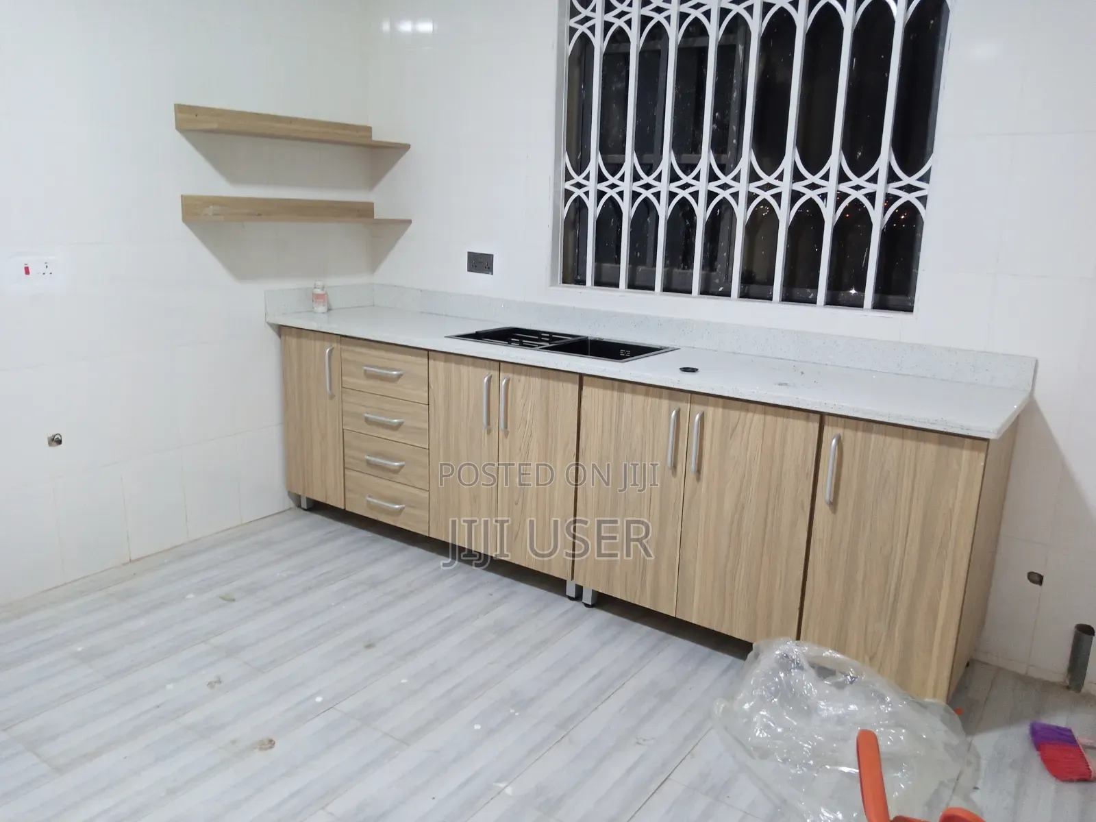 6bdrm Apartment in Old Barrier for sale