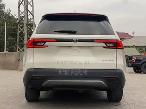 Toyota Highlander Platinum AWD 2024