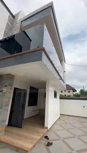 4bdrm House in Asokore Mampong Municipal for sale