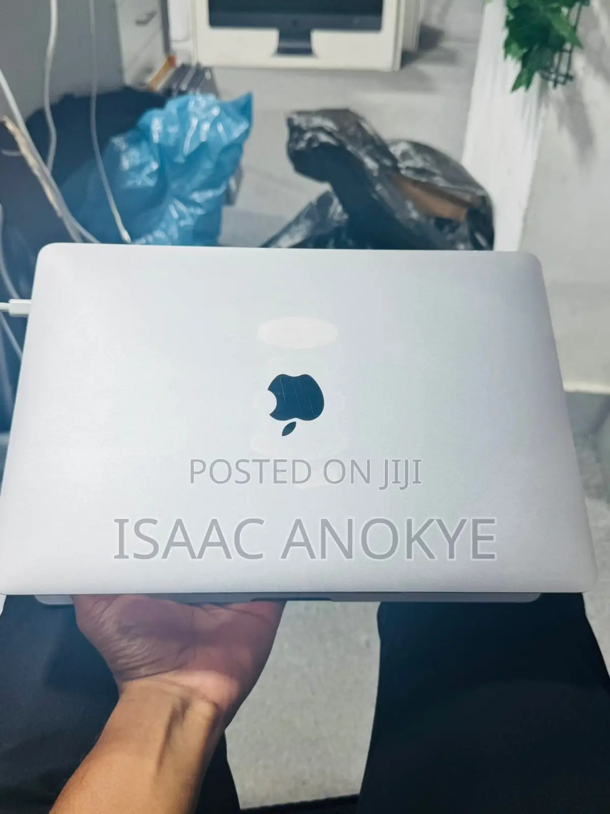 New Laptop Apple MacBook Pro 2017 8GB Intel Core i5 SSD 256GB