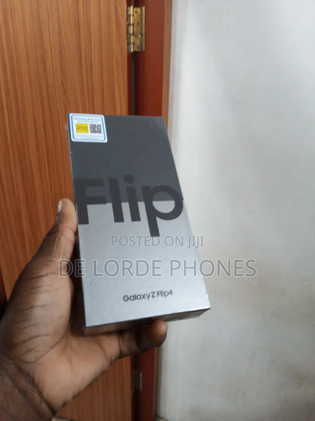 New Samsung Galaxy Z Flip4 256 GB Gray