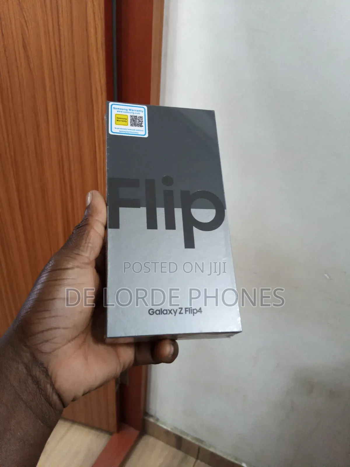 New Samsung Galaxy Z Flip4 256 GB Gray
