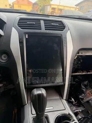 Ford Explorer 2013 Tesla
