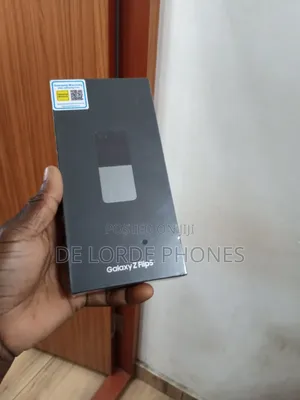 New Samsung Galaxy Z Flip5 256 GB Black