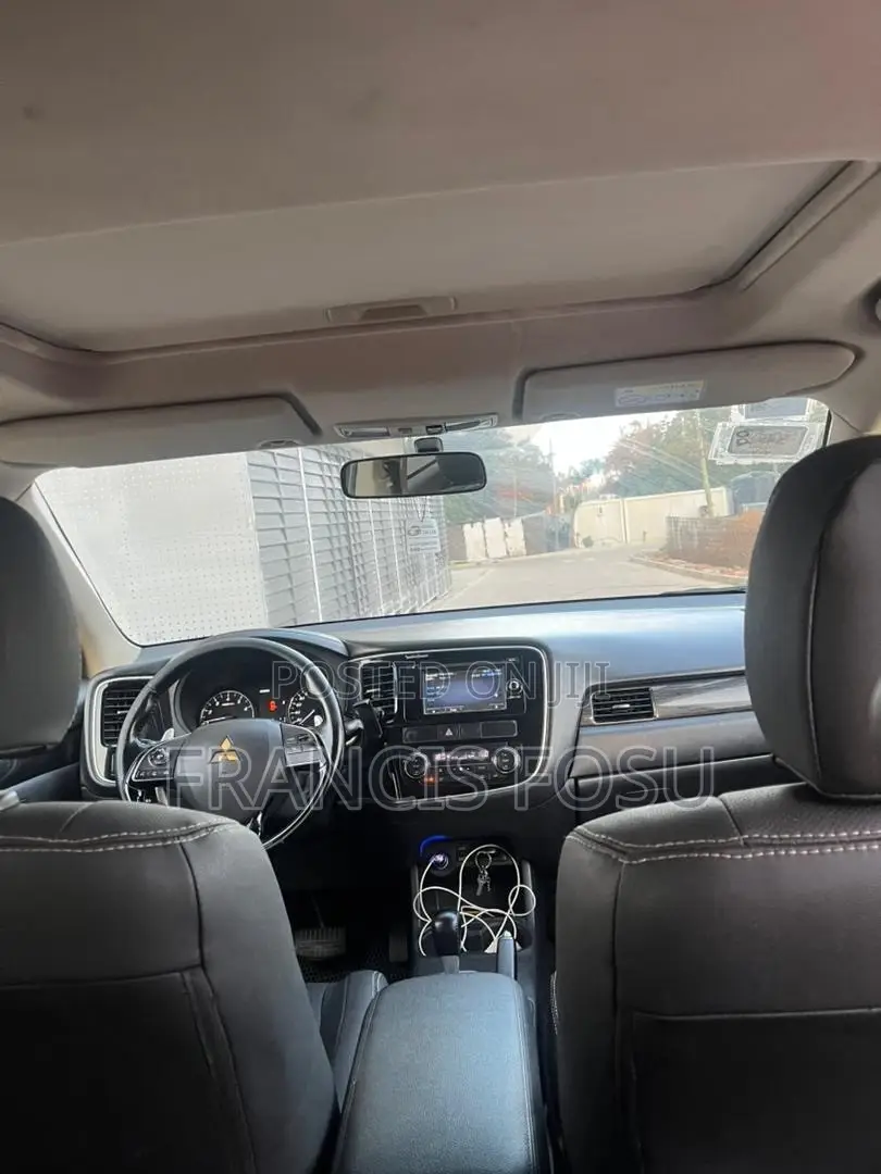 Mitsubishi Outlander 2016 Black