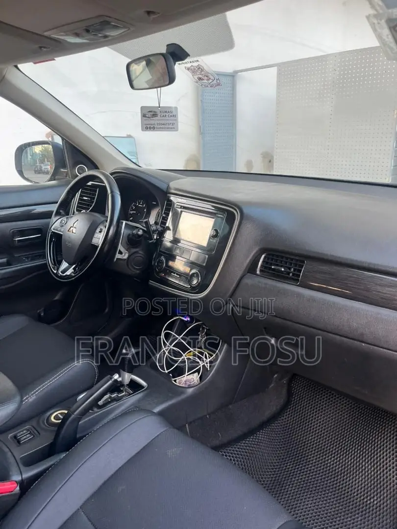 Mitsubishi Outlander 2016 Black