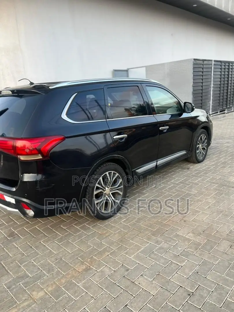 Mitsubishi Outlander 2016 Black