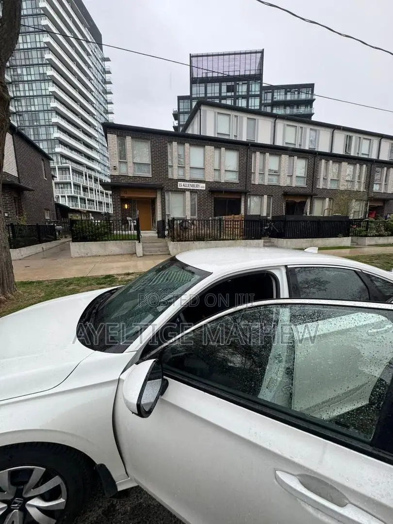 Honda Civic LX CVT 2024 White