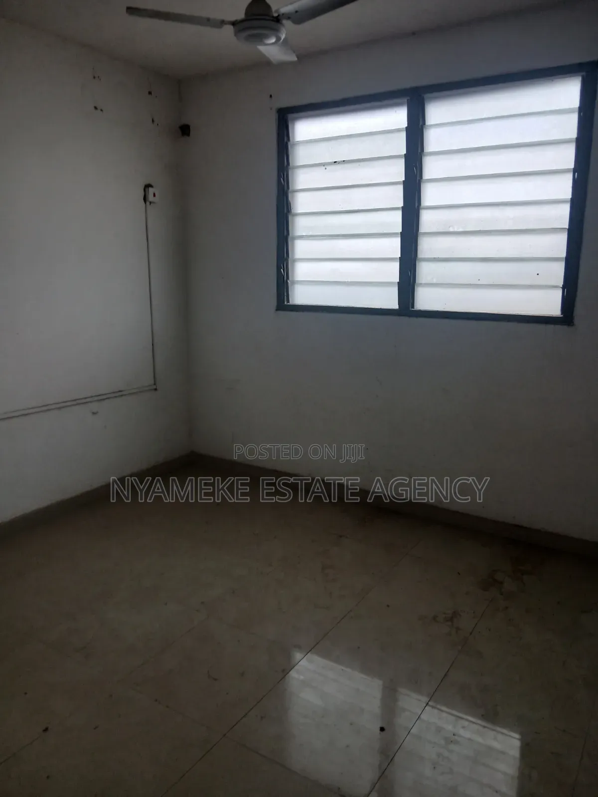 2bdrm Apartment in Kofi Ni Ama, Exhibition for rent
