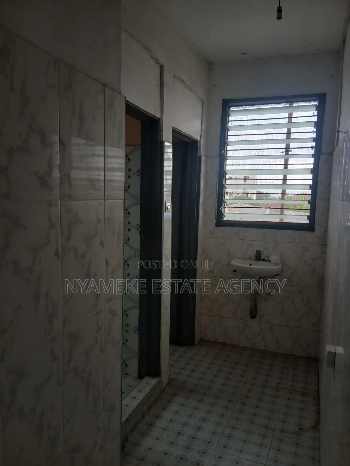 2bdrm Apartment in Kofi Ni Ama, Exhibition for rent