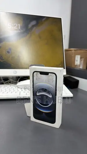 New Apple iPhone 16e 128 GB Black