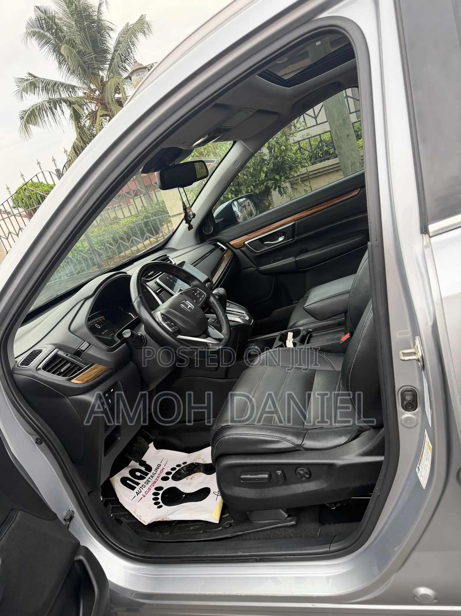 Honda CR-V Touring 4dr SUV AWD (1.5L 4cyl CVT) 2017 Silver