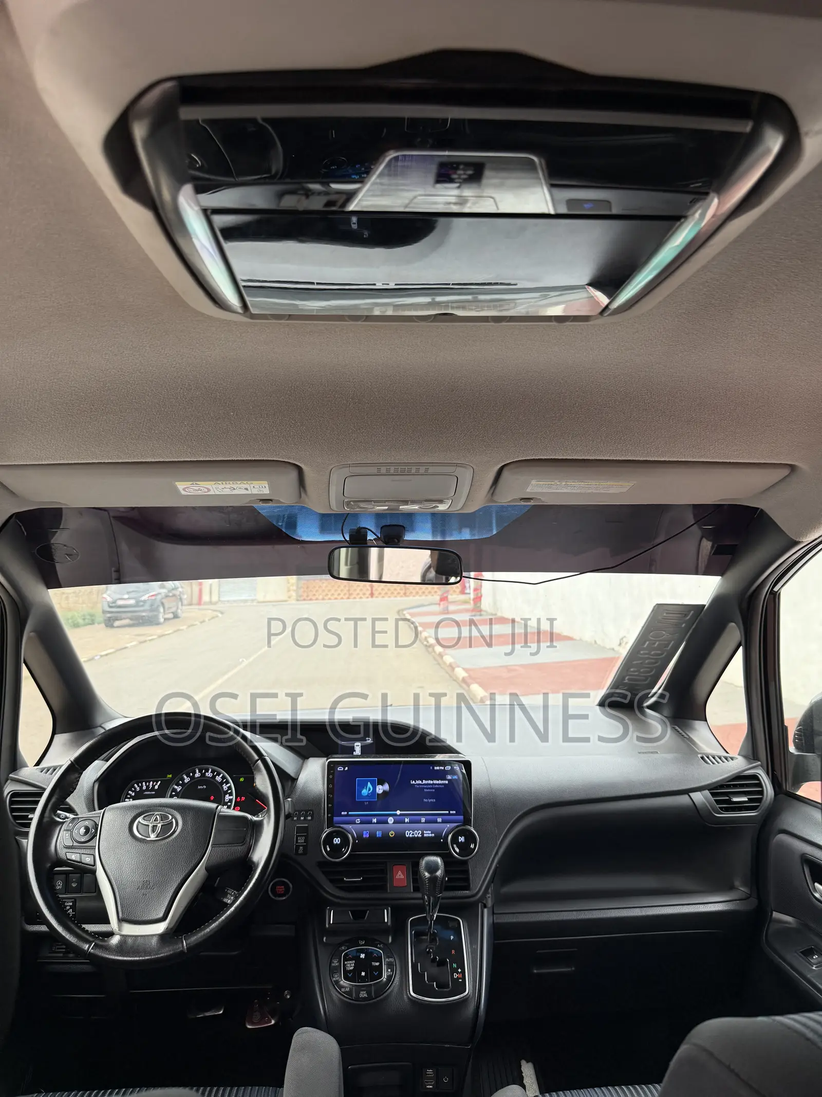 Toyota Voxy X 4WD 8-Seater 2014 Black