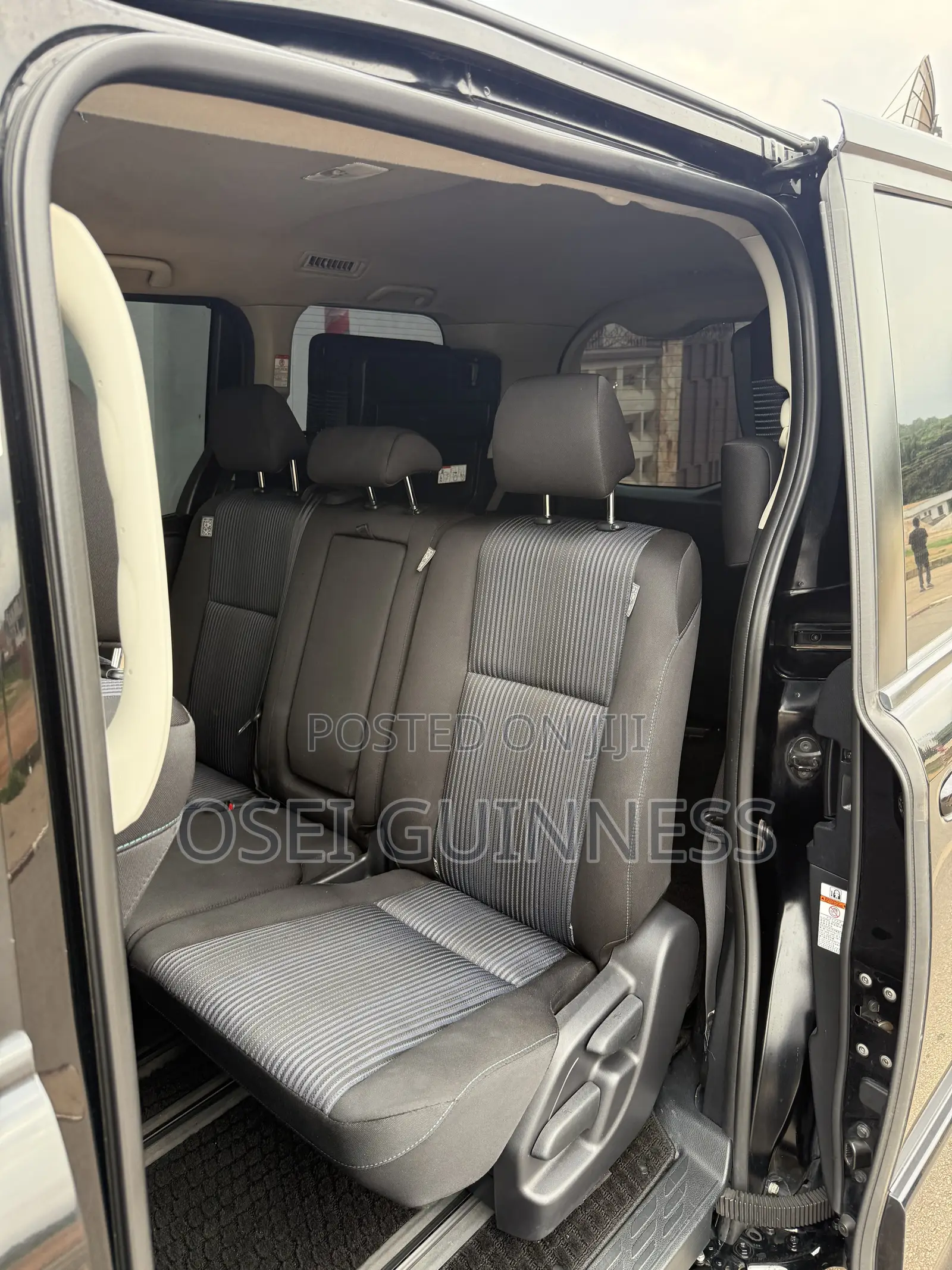 Toyota Voxy X 4WD 8-Seater 2014 Black