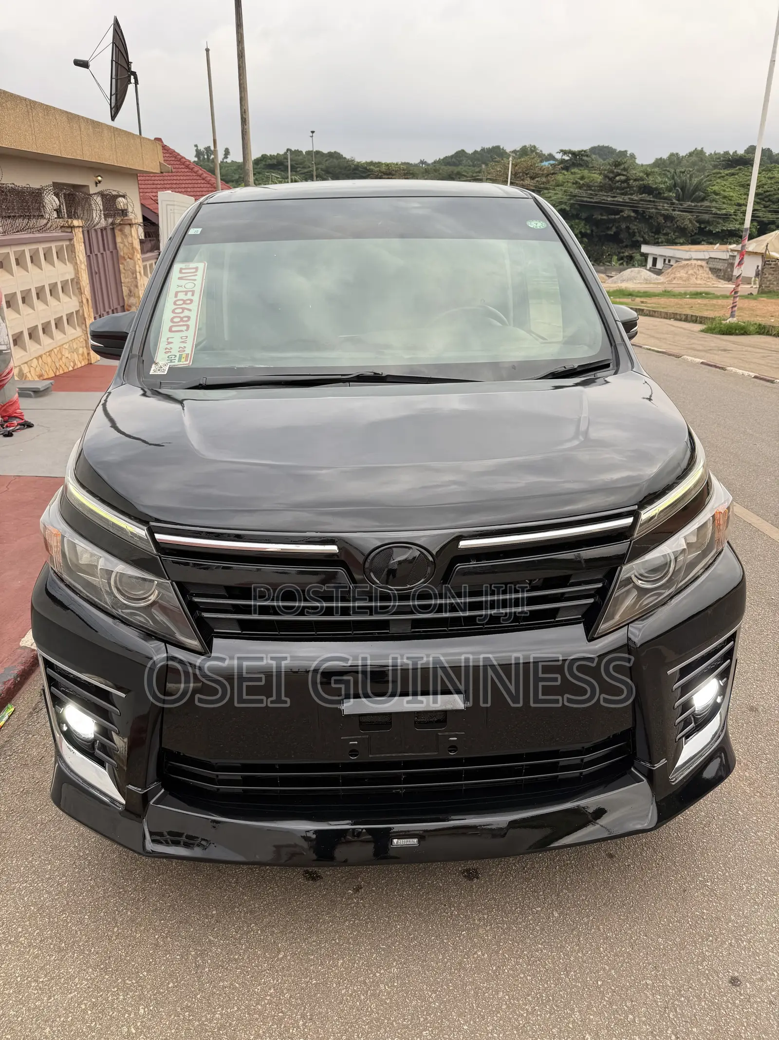 Toyota Voxy X 4WD 8-Seater 2014 Black