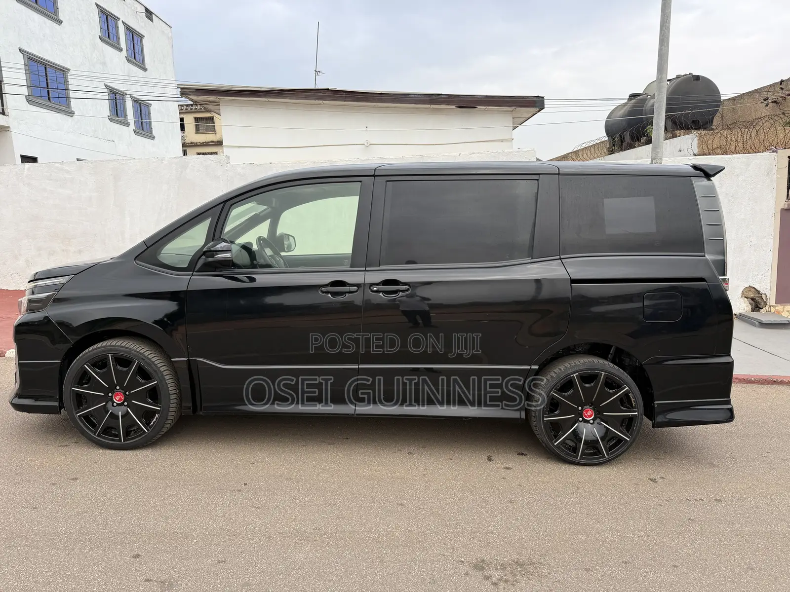 Toyota Voxy X 4WD 8-Seater 2014 Black