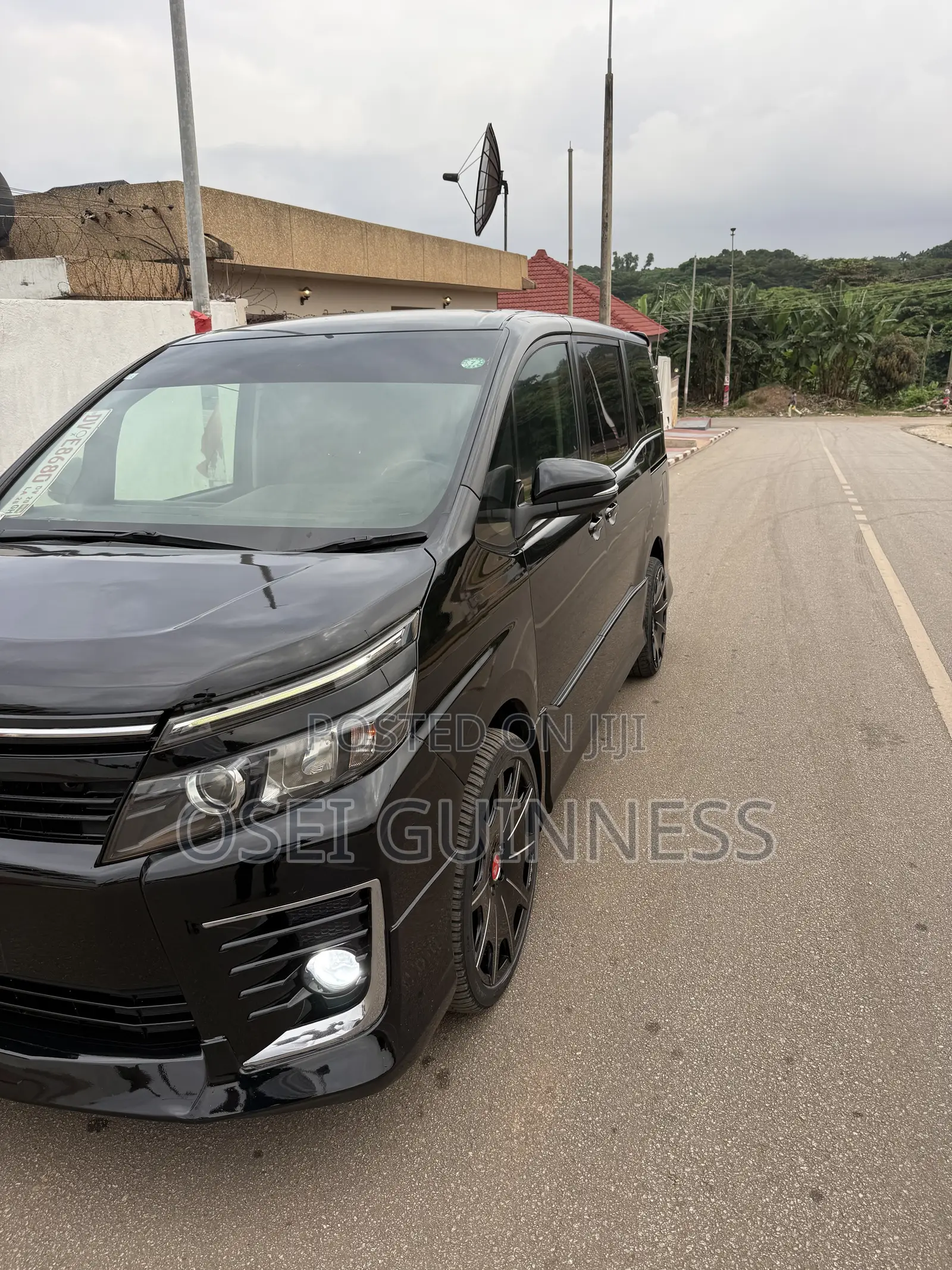 Toyota Voxy X 4WD 8-Seater 2014 Black