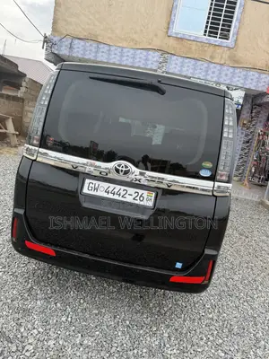Toyota Voxy 2016 Black