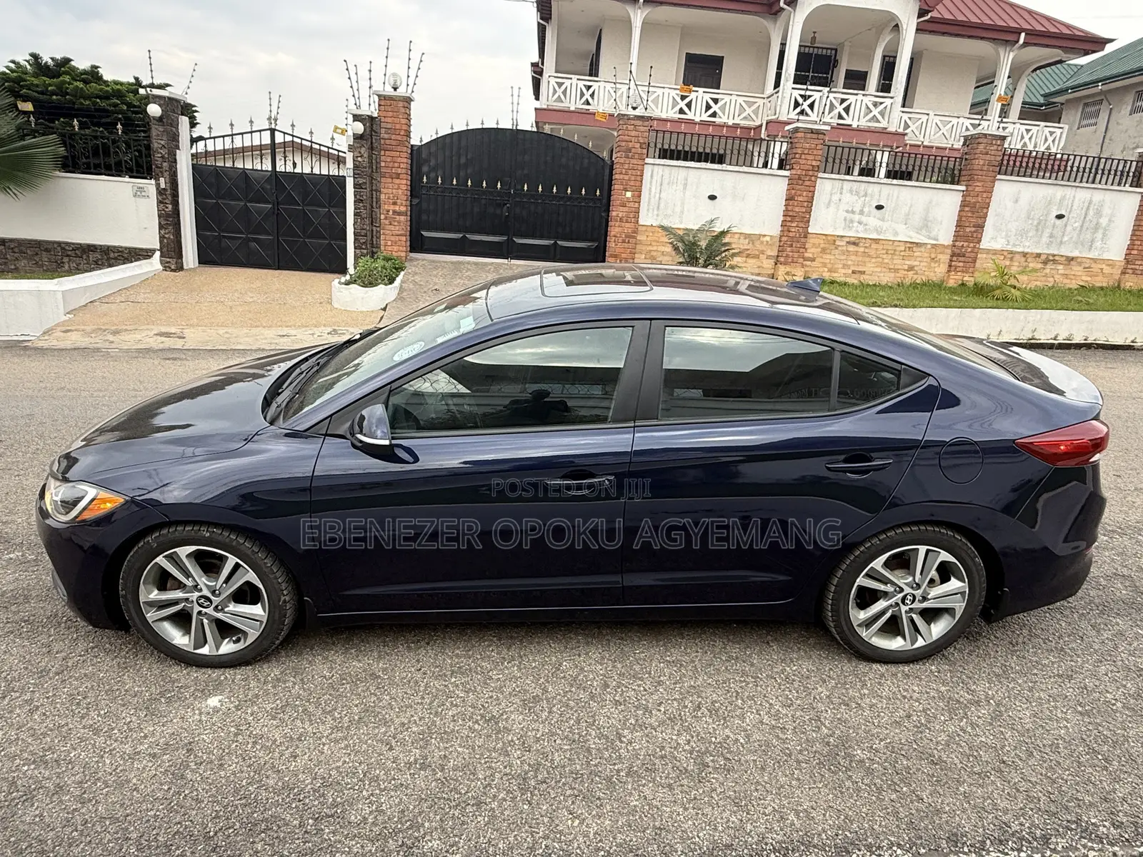Hyundai Elantra SE Sedan FWD (2.0L 4cyl 6M) 2017