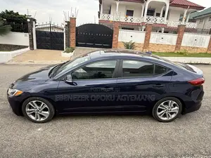 Hyundai Elantra SE Sedan FWD (2.0L 4cyl 6M) 2017