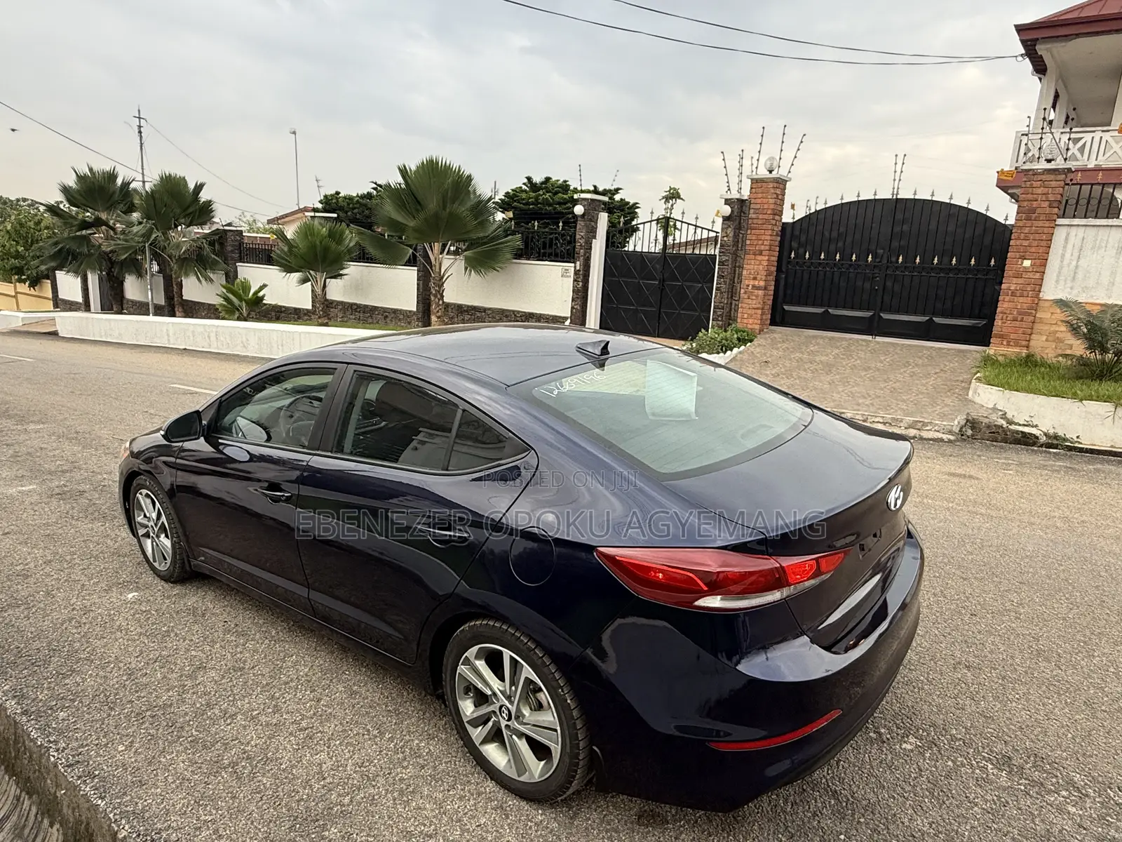 Hyundai Elantra SE Sedan FWD (2.0L 4cyl 6M) 2017