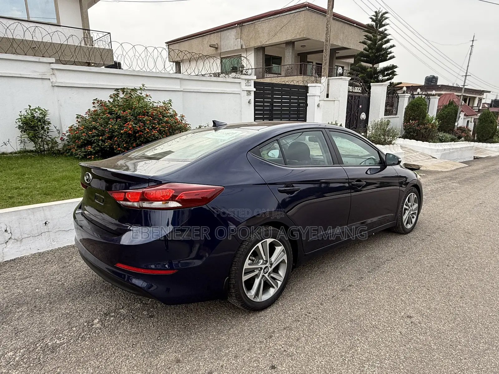 Hyundai Elantra SE Sedan FWD (2.0L 4cyl 6M) 2017