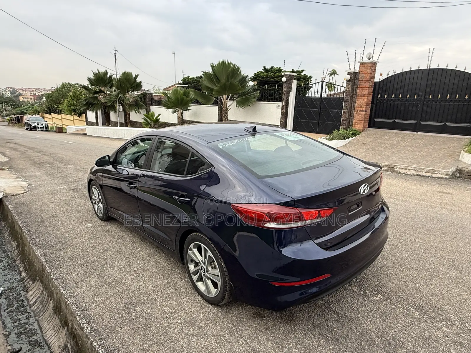 Hyundai Elantra SE Sedan FWD (2.0L 4cyl 6M) 2017