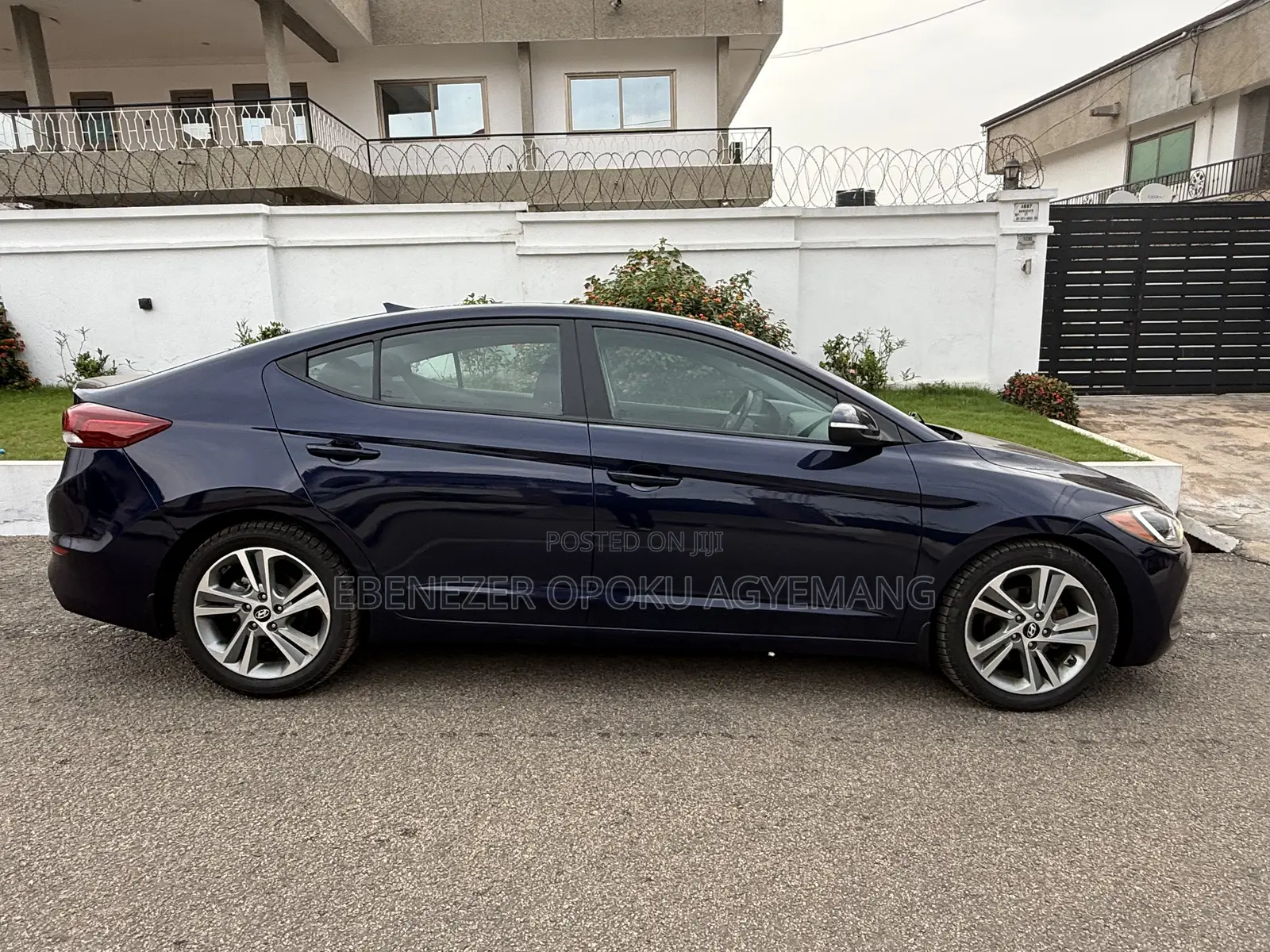 Hyundai Elantra SE Sedan FWD (2.0L 4cyl 6M) 2017