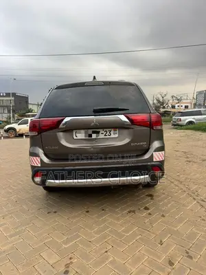 Mitsubishi Outlander SEL FWD 2017 Gray
