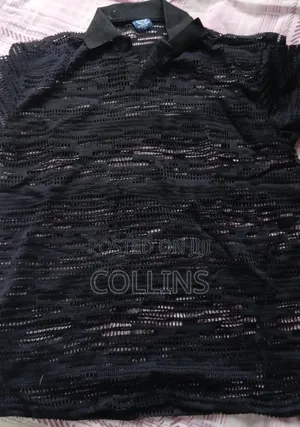Men’s Black Open-Knit Textured Polo Shirt – Breathable Style