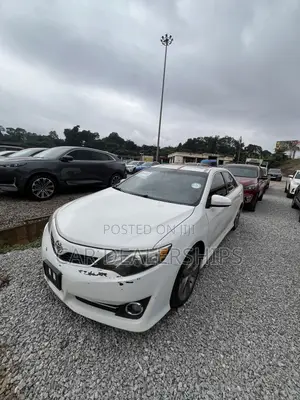 Toyota Camry SE 4dr Sedan (2.5L 4cyl 6A) 2014 White