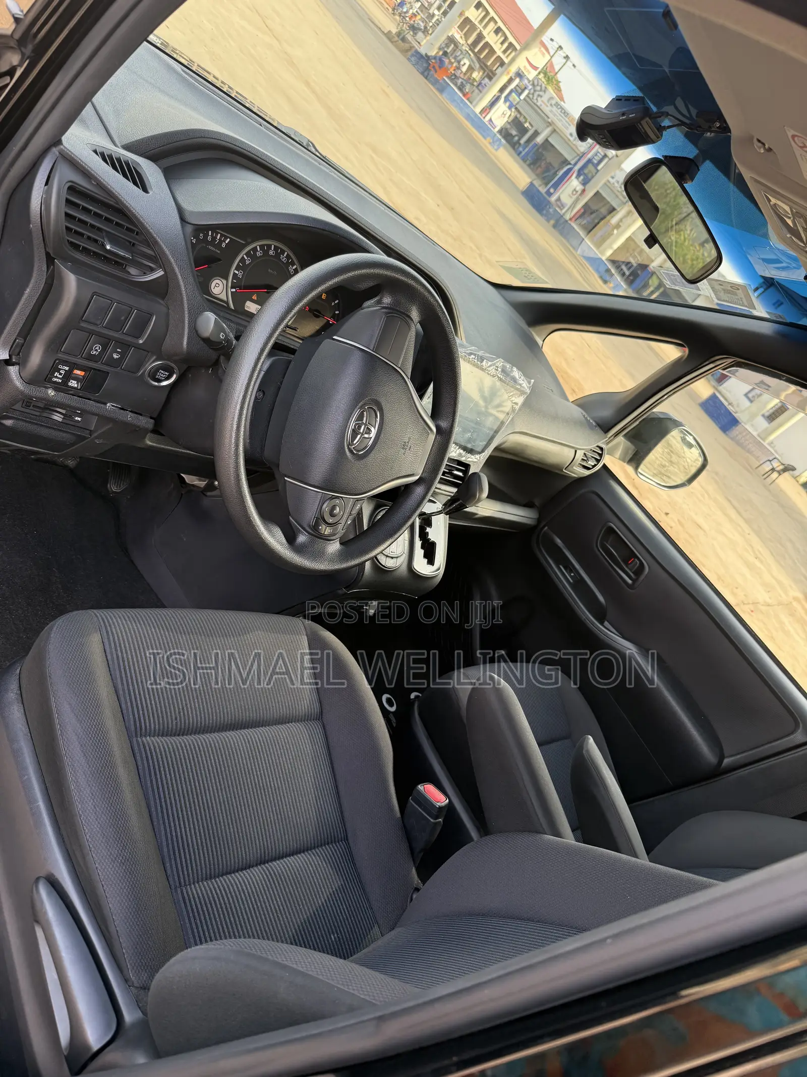 Toyota Voxy 2016 Black