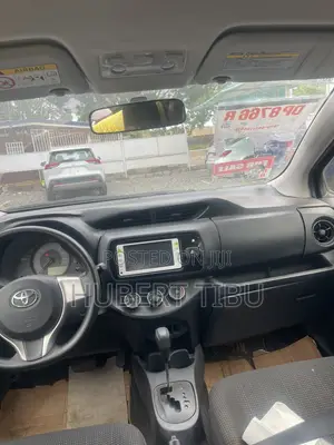 Toyota Vitz 2015 Brown