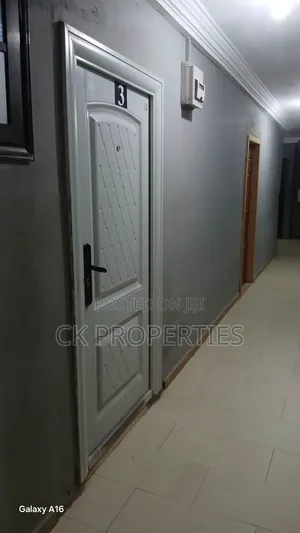 Mini Flat in Pillar 2 for rent