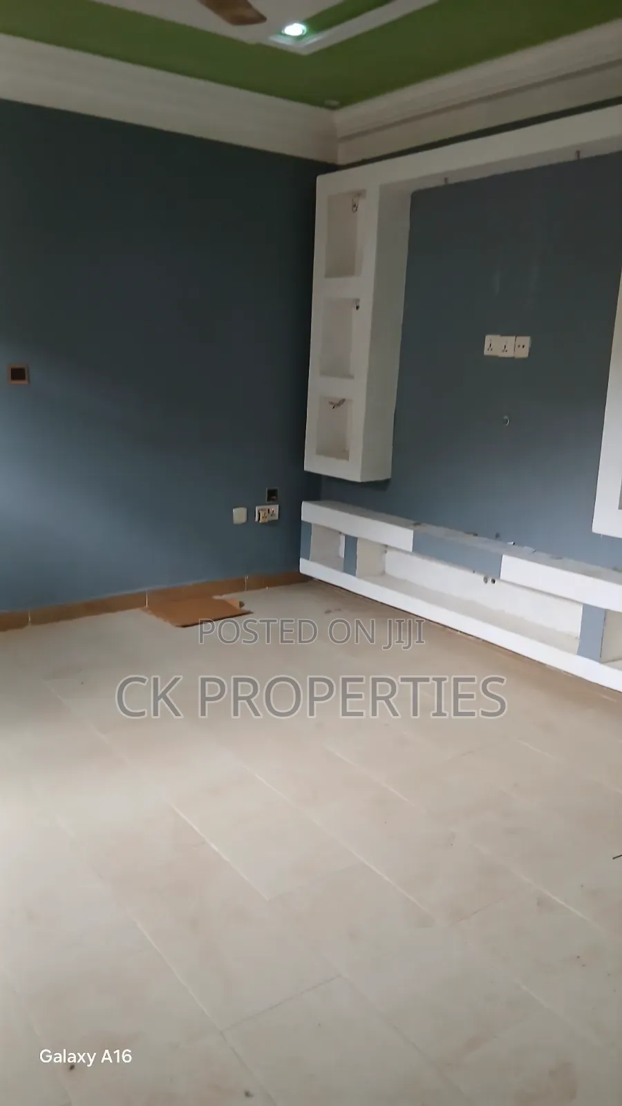 Mini Flat in Pillar 2 for rent