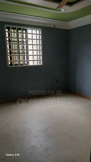 Mini Flat in Pillar 2 for rent