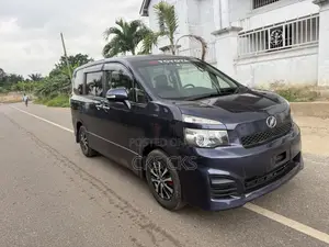 Toyota Voxy 2013 Blue