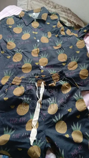 Men’s Pineapple Print Navy Blue 2-Piece Short Set – Vacation Wear