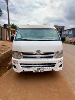 Toyota HiAce 2013 White