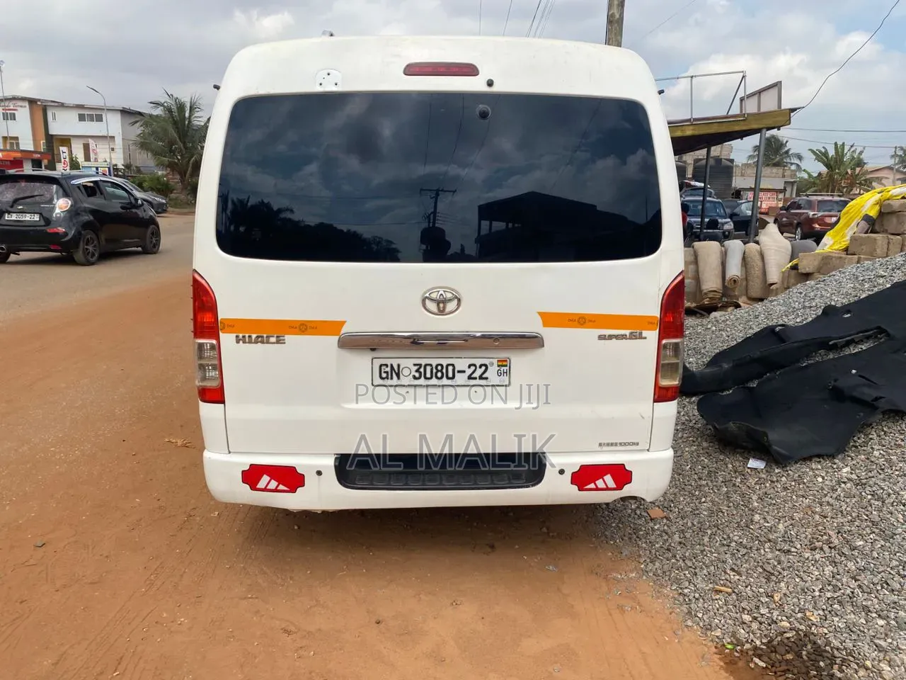 Toyota HiAce 2013 White