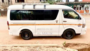 Toyota HiAce 2013 White