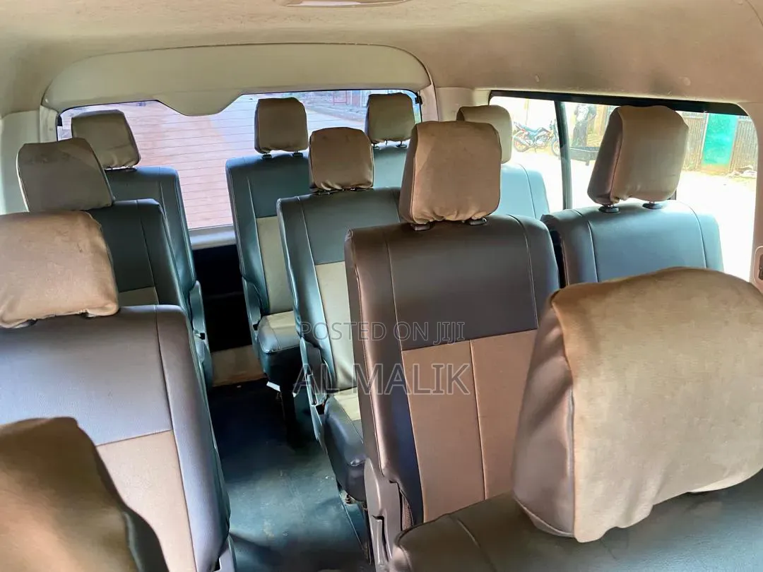Toyota HiAce 2013 White